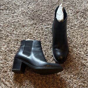 Clark’s mascarpone bay booties